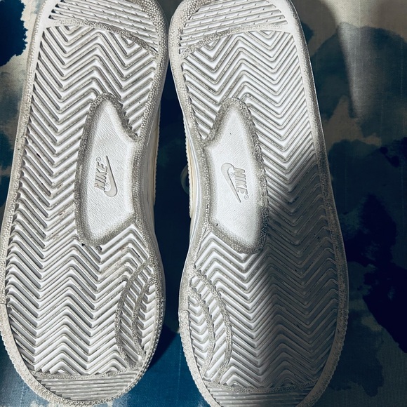 Send Ur Price? 1 Of A Kind! Elegant “Nike” White Women's Sneakers 👟 - Picture 4 of 5